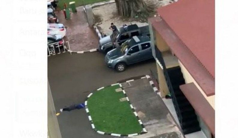 podiumnews.com-Mabes Polri Diserang, Terduga Teroris Ditembak